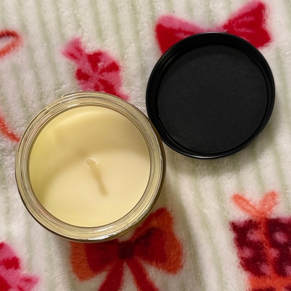 Bath and Body Works Spiced Cranberry Toffee 7 Oz Small Jar Candle NWT - Picture 2 of 4